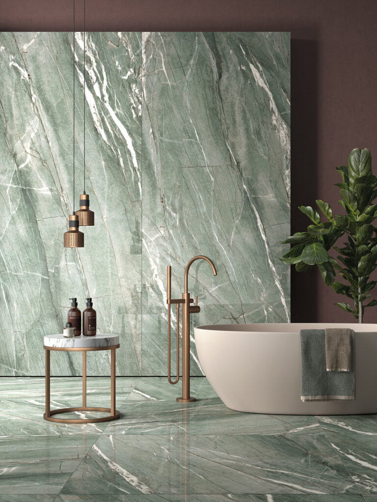 Интерьер с плиткой BLU AQ6 260 LP Imola Ceramica
