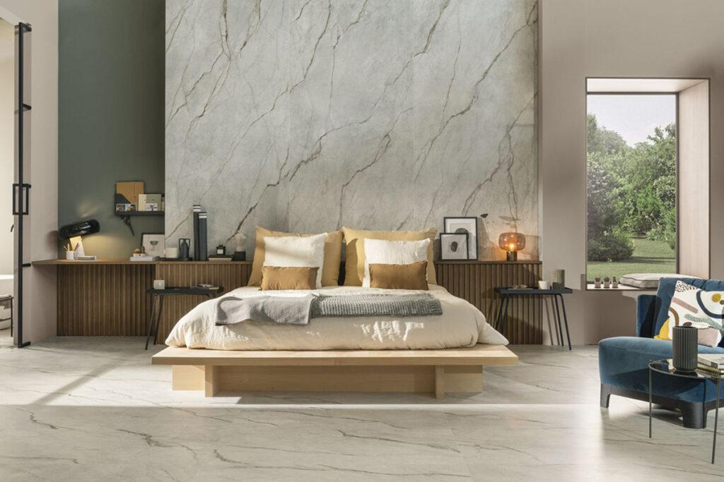 Интерьер с плиткой BLU AQ6 260 LP Imola Ceramica